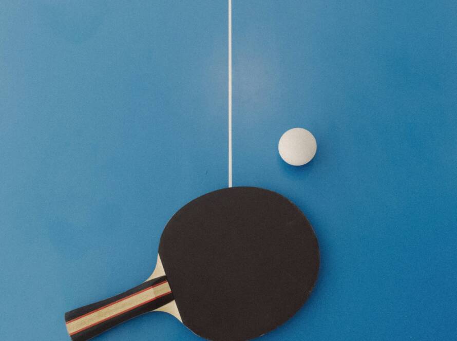 Racchetta e pallina da ping pong